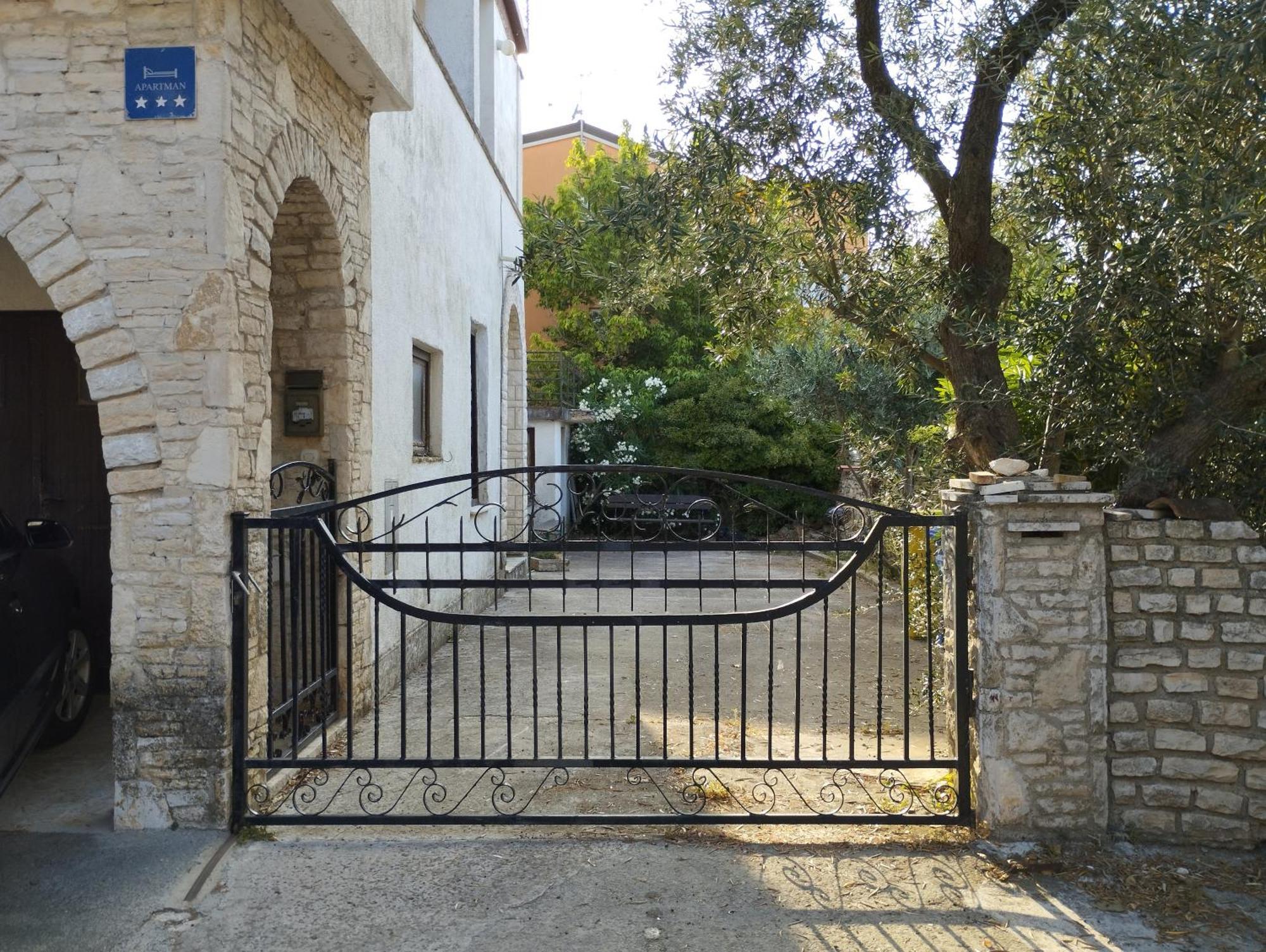 Apartments Dora Медулин Экстерьер фото